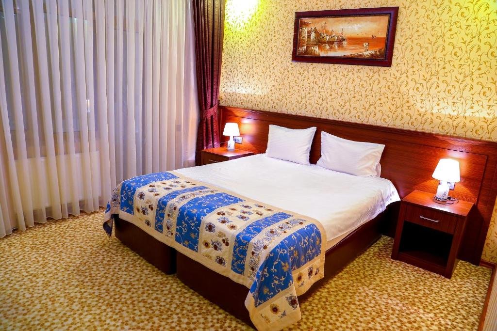 Center Park Hotel 4*